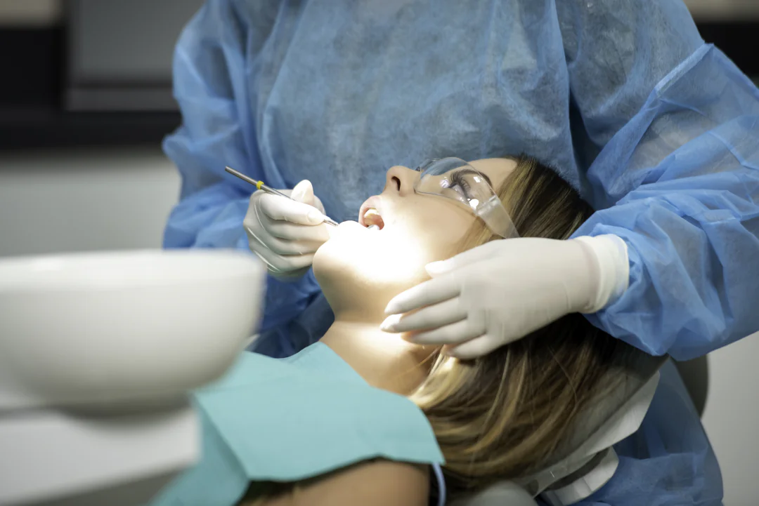 Procedimiento dental de precisión en DENTIKA